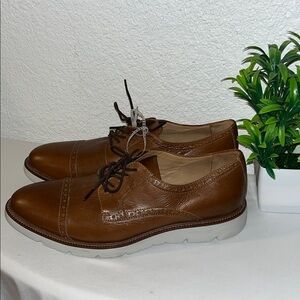 Flag Ltd. Brown Oxford Shoes with Brogue Detailing